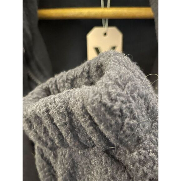 Fleece Jacket Size S Casual Button-Up See color in pictures. 24x27 - Picture 6 of 7